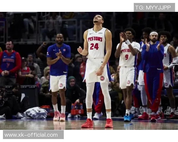 活塞主帅赞坎宁安表现如韦德初期闪耀时刻令人惊叹